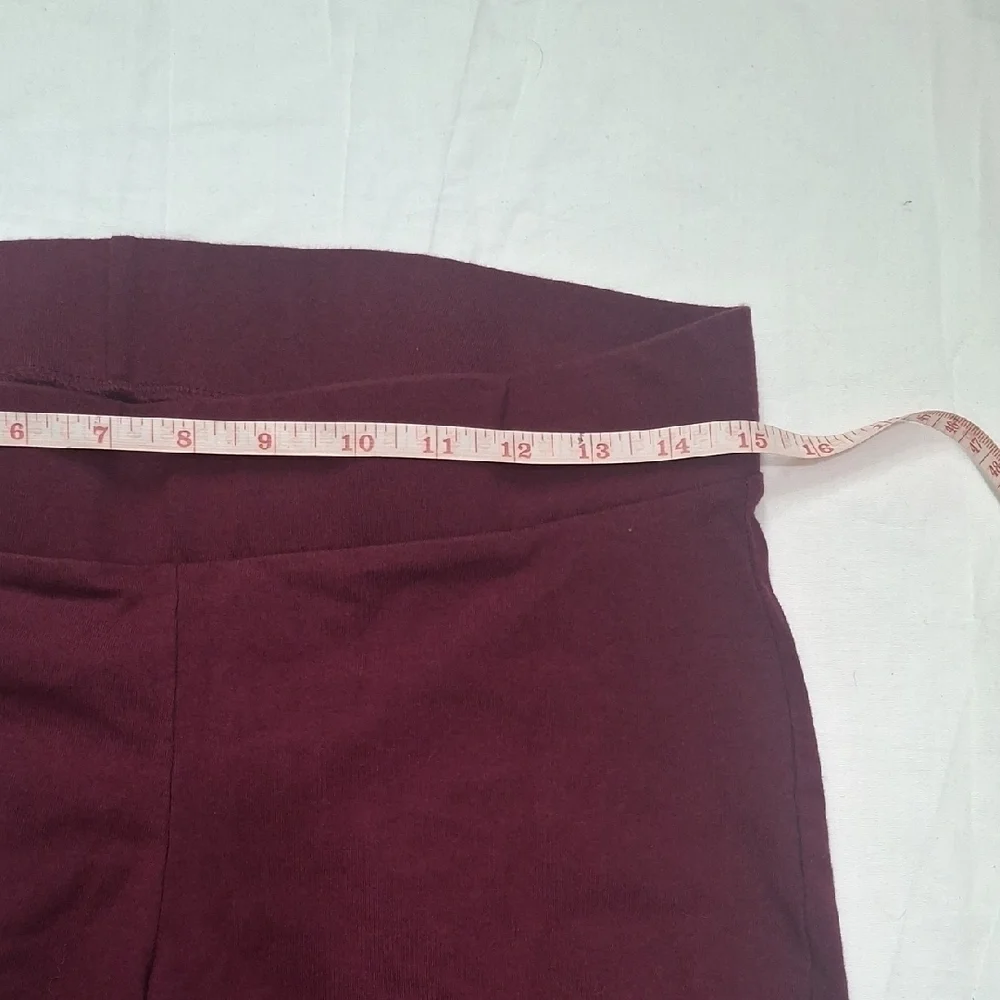 Torrid Wome's Deep Burgundy Leggings size 1